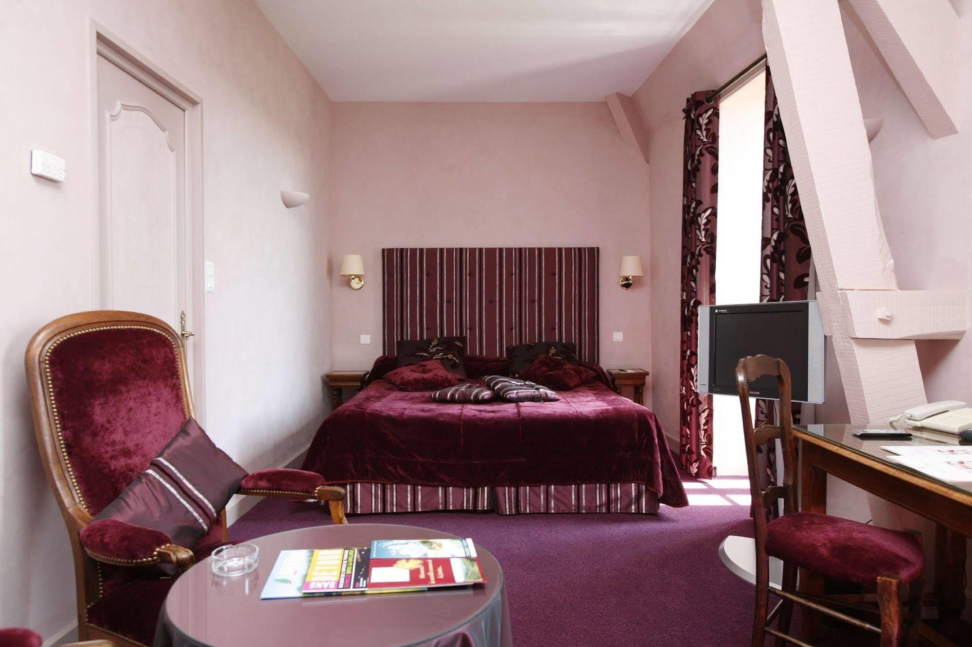 Hotel Chateau De Castel Novel - Les Collectionneurs Varetz Ngoại thất bức ảnh