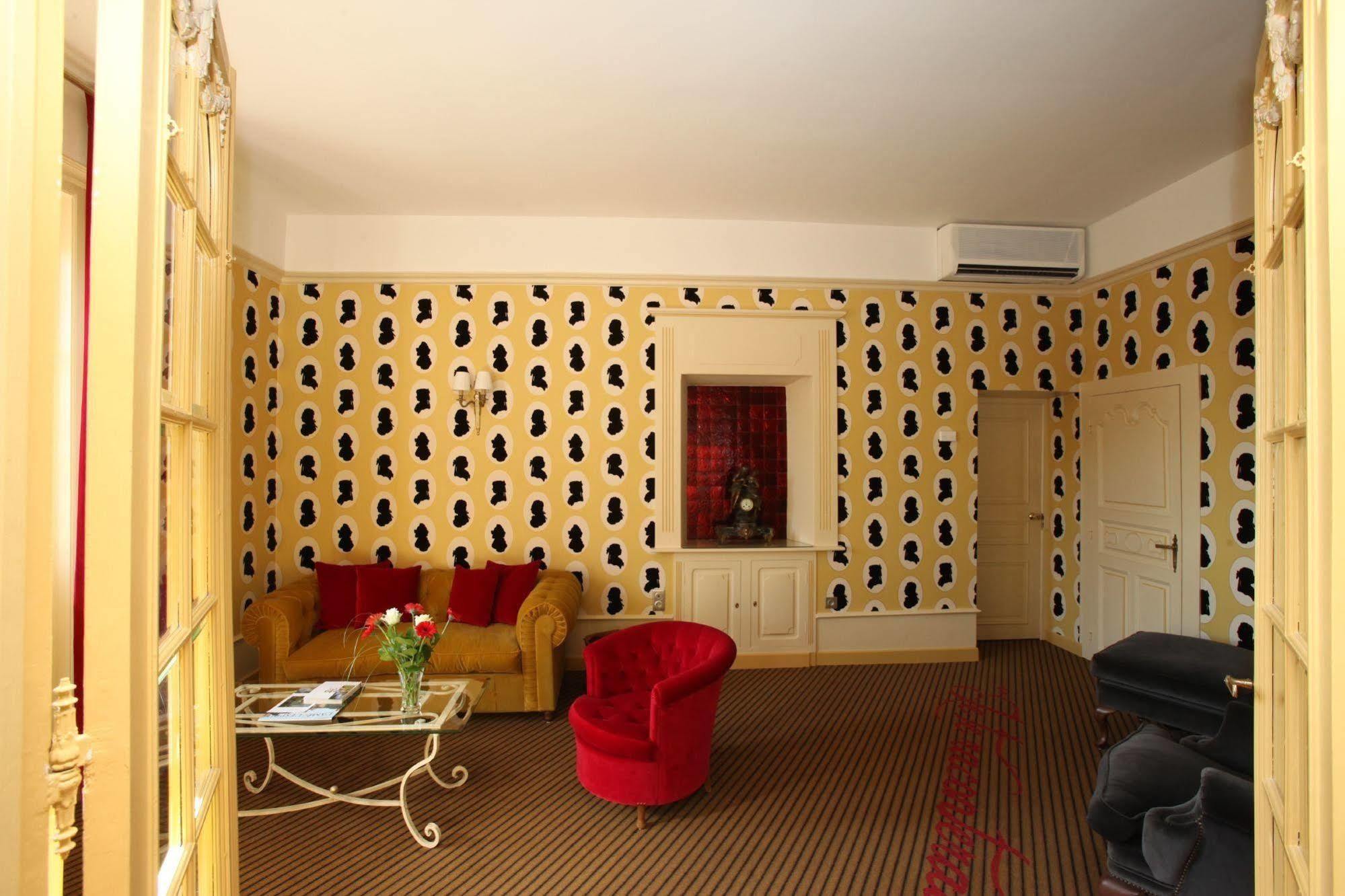 Hotel Chateau De Castel Novel - Les Collectionneurs Varetz Ngoại thất bức ảnh