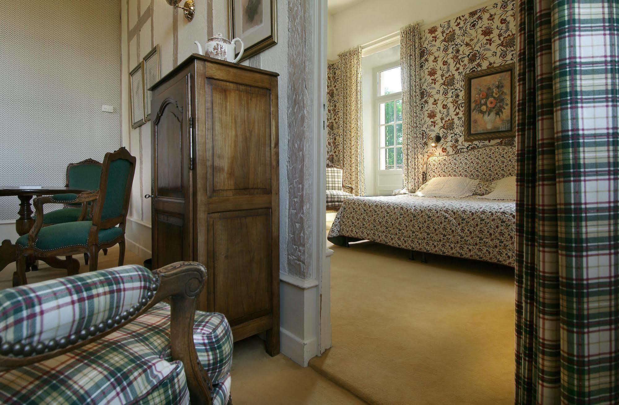 Hotel Chateau De Castel Novel - Les Collectionneurs Varetz Ngoại thất bức ảnh